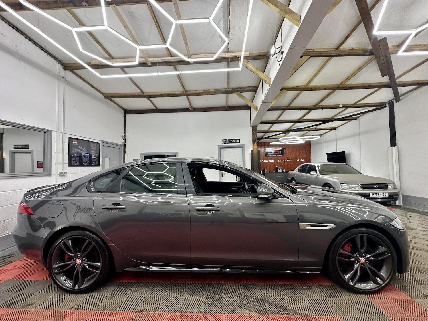 Used Jaguar XF 2016 for sale - 77339622: Photo 7