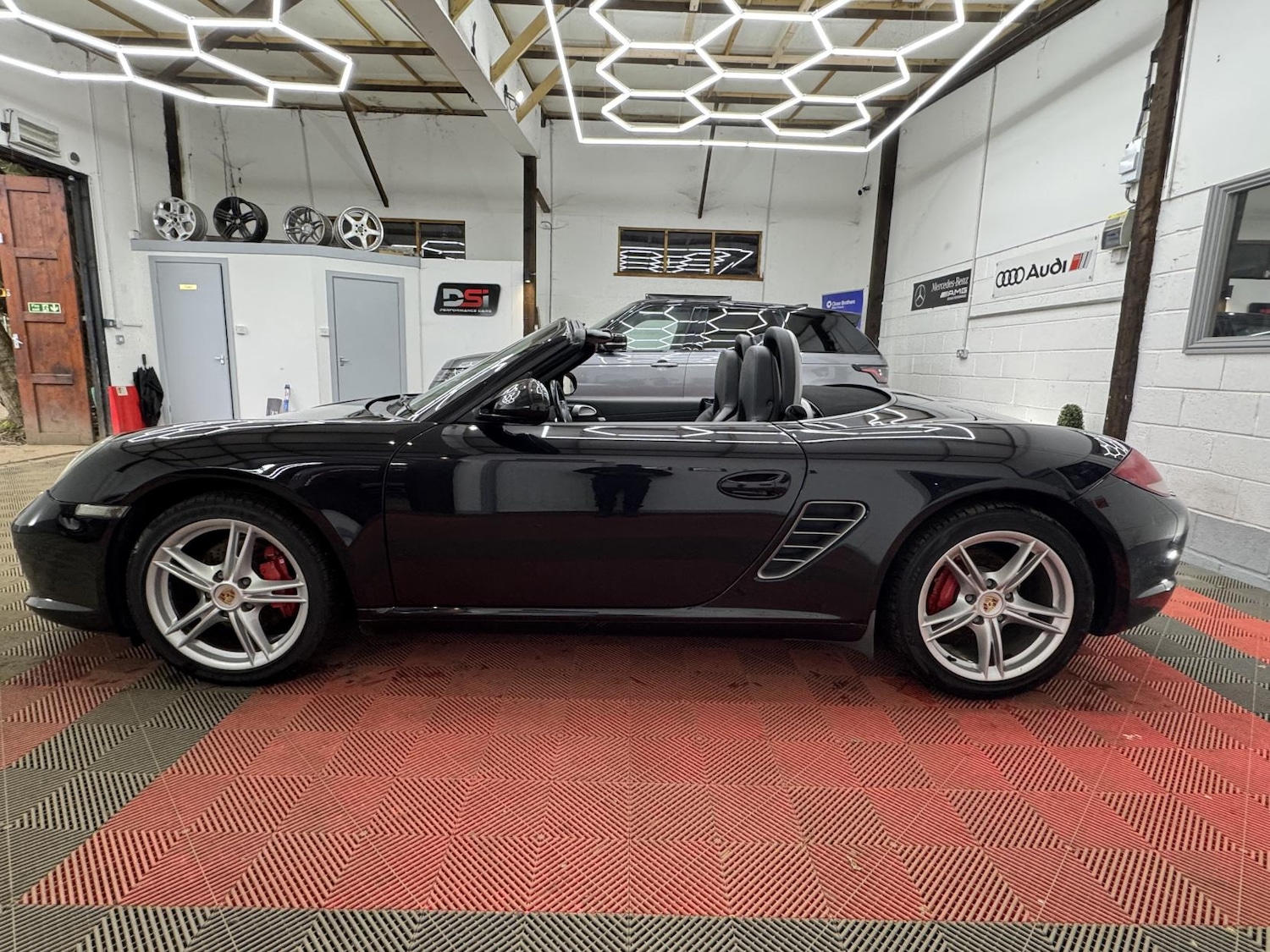 Used Porsche Boxster 2011 for sale - 77848282: Photo 4