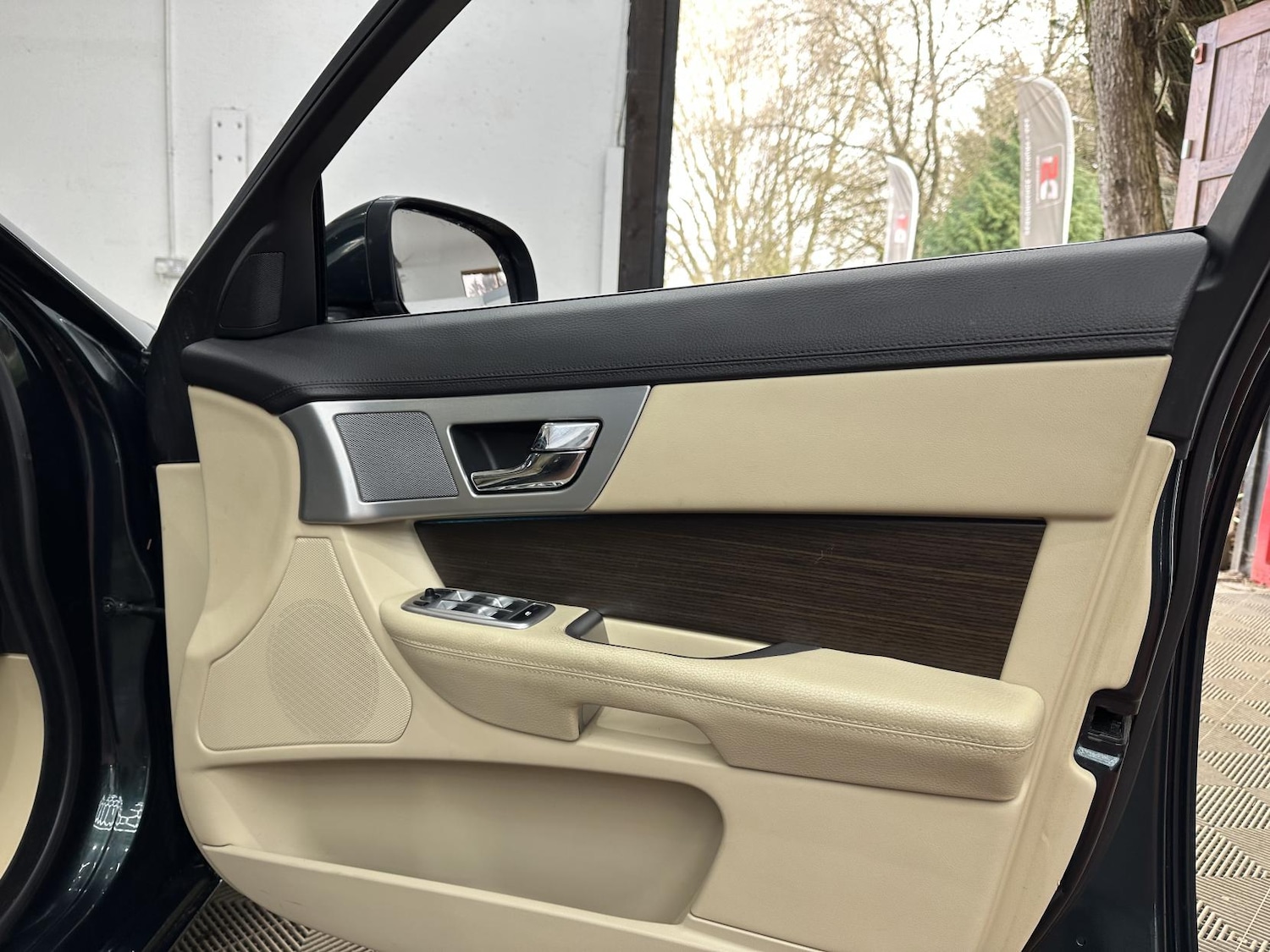 Used Jaguar XF 2013 for sale - 77822681: Photo 12