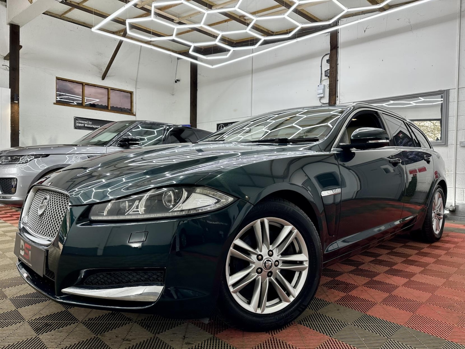 Used Jaguar XF 2013 for sale - 77822681: Photo 3