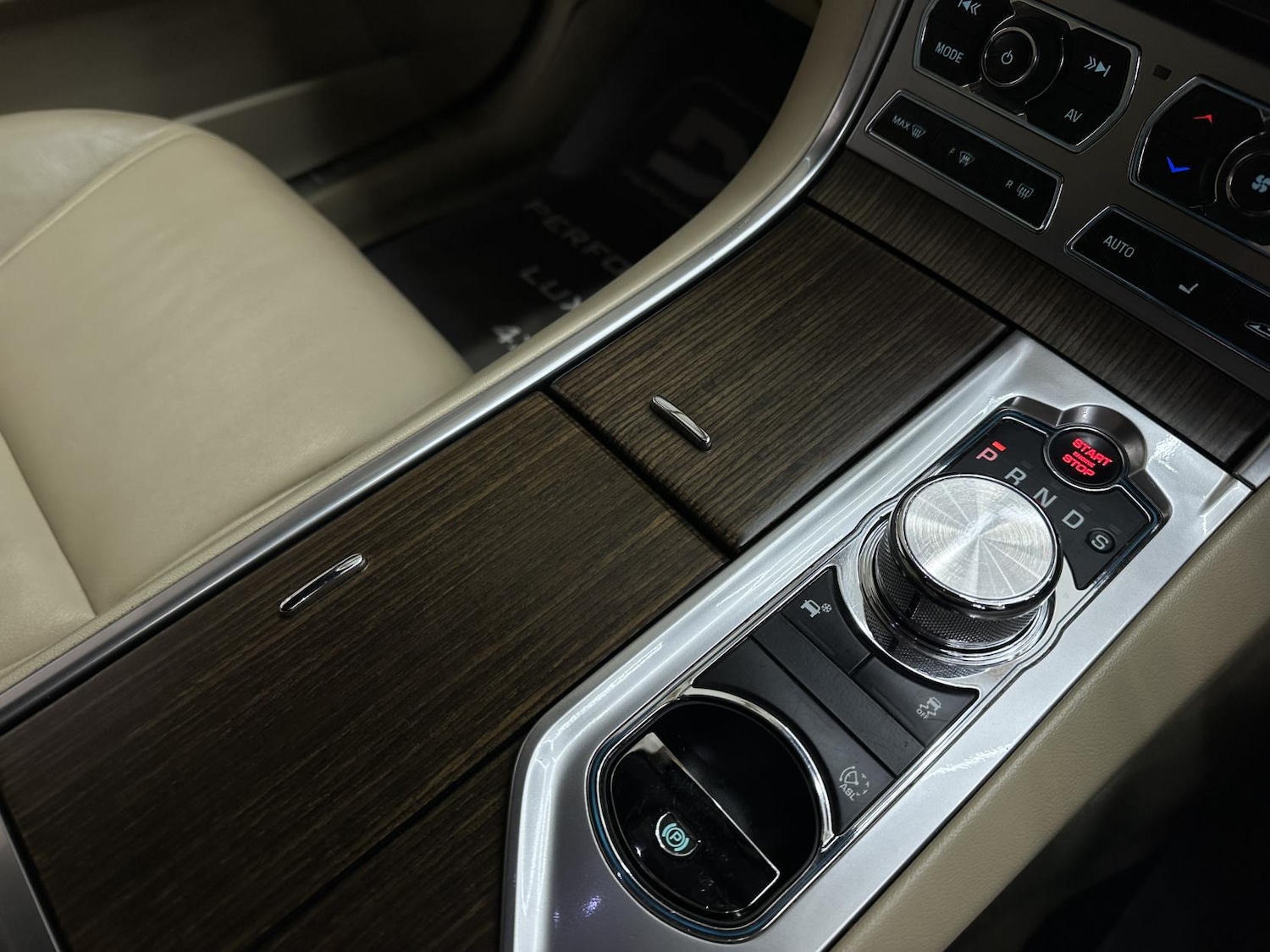 Used Jaguar XF 2013 for sale - 77822681: Photo 39