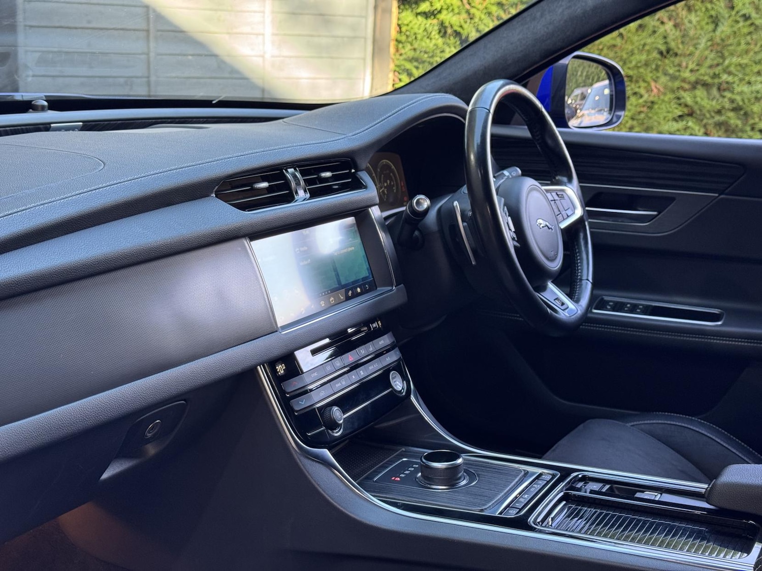 Used Jaguar XF 2018 for sale - 76568424: Photo 21