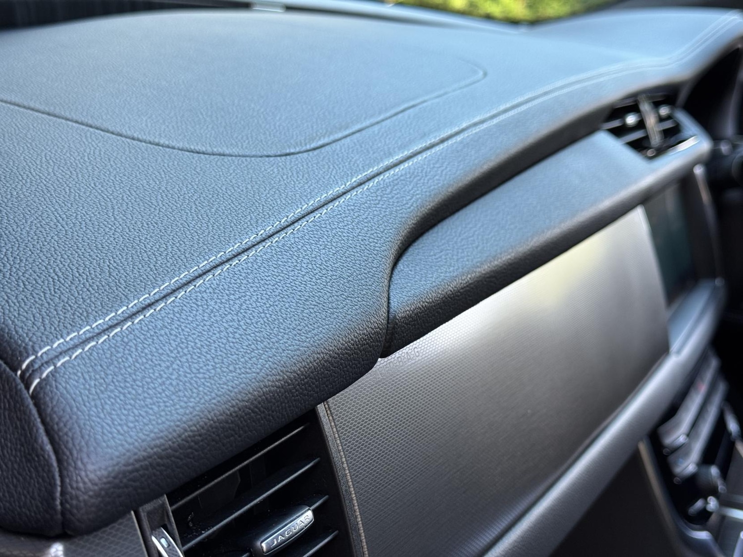 Used Jaguar XF 2018 for sale - 76568424: Photo 29