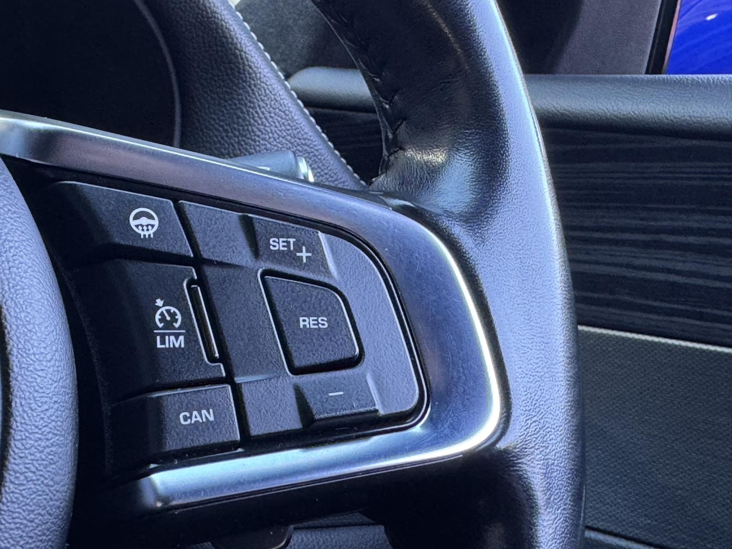 Used Jaguar XF 2018 for sale - 76568424: Photo 31