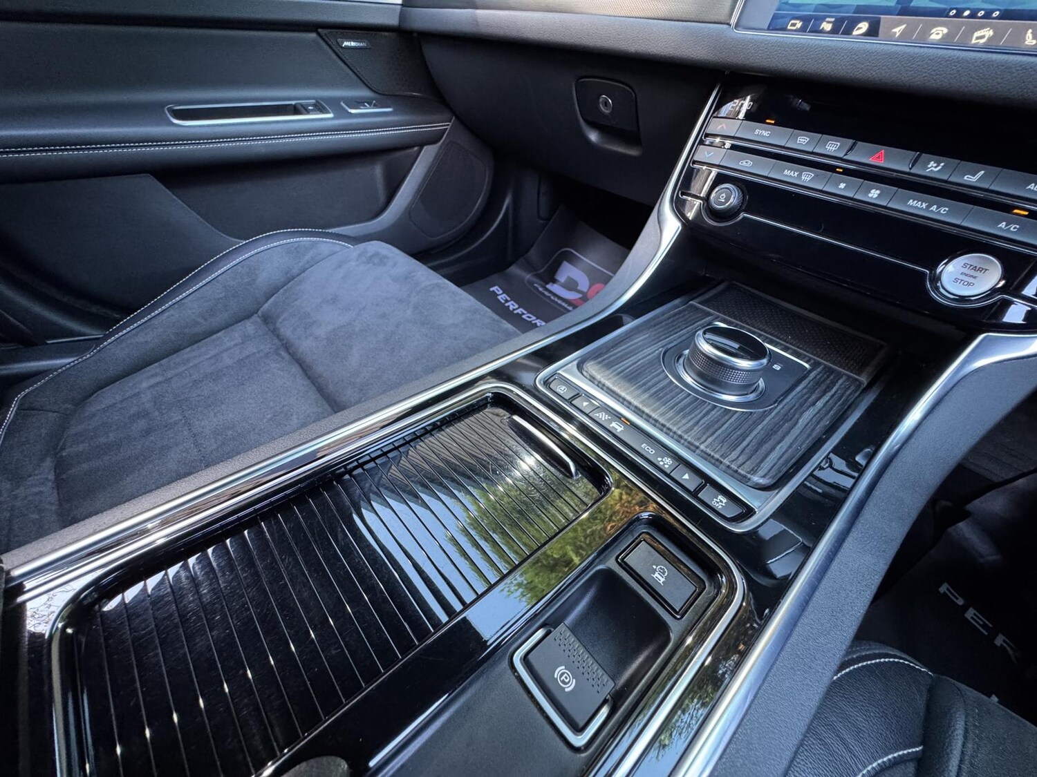 Used Jaguar XF 2018 for sale - 76568424: Photo 33