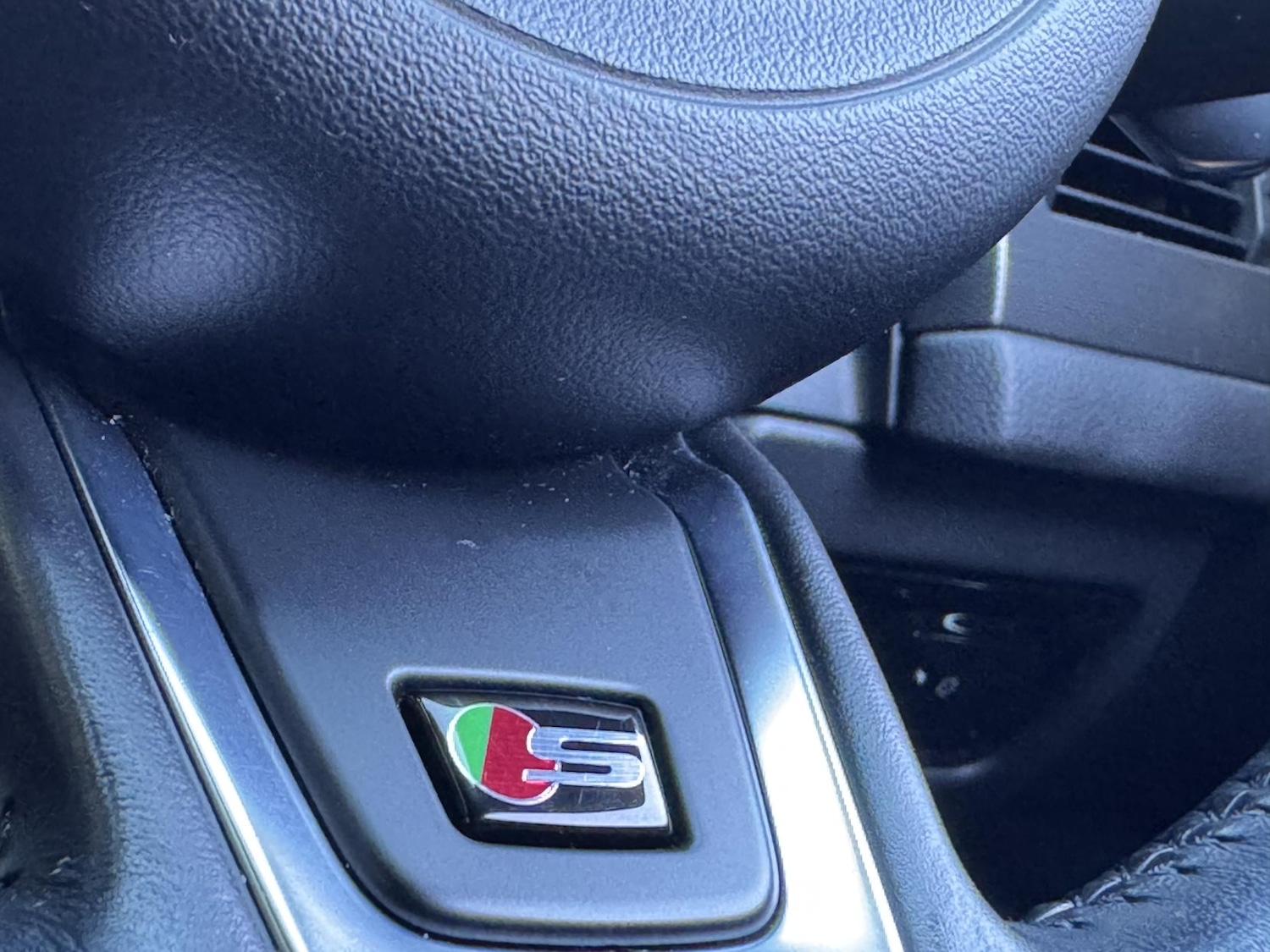 Used Jaguar XF 2018 for sale - 76568424: Photo 34