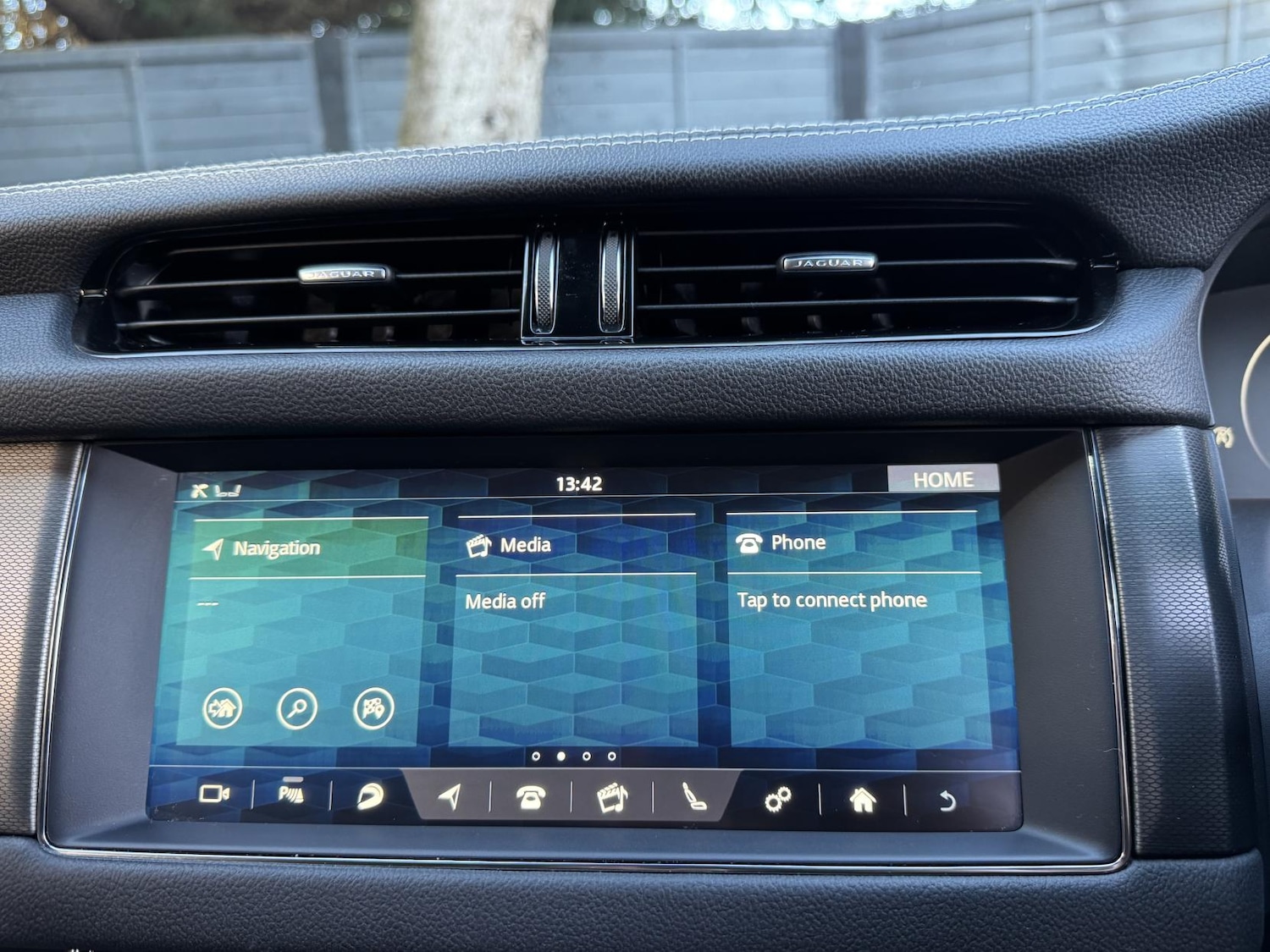 Used Jaguar XF 2018 for sale - 76568424: Photo 40