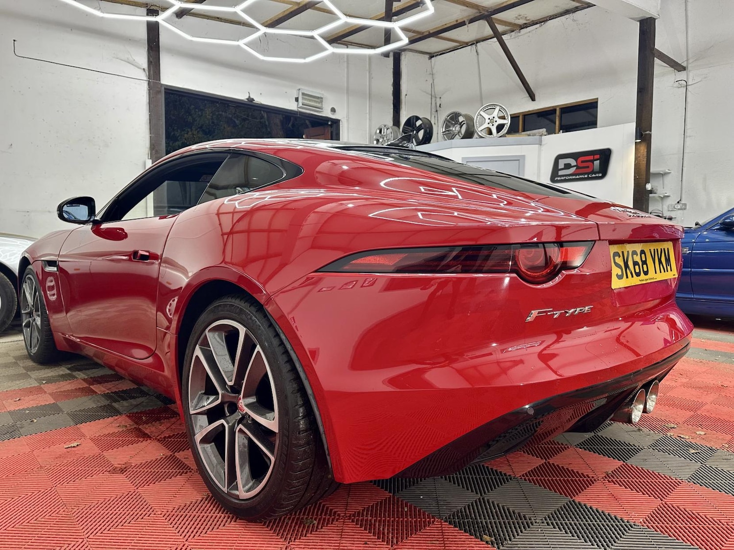 Used Jaguar F-Type 2018 for sale - 76837590: Photo 16