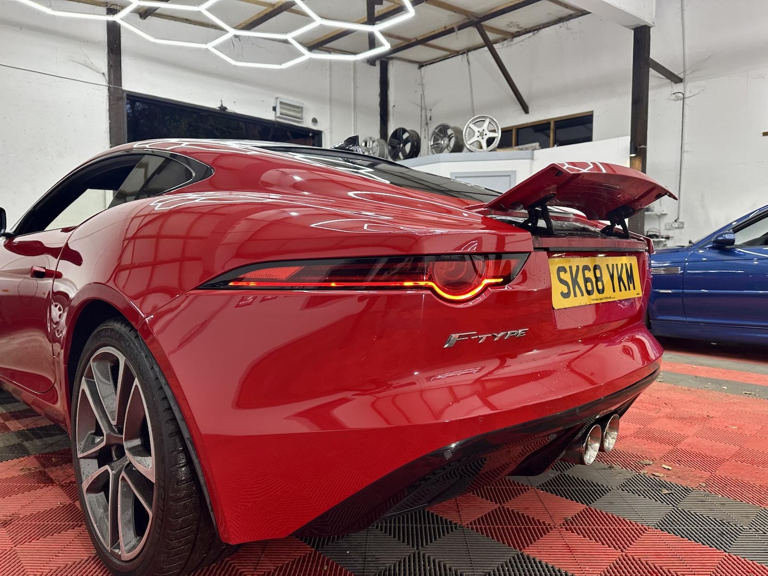 Used Jaguar F-Type 2018 for sale - 76837590: Photo 18