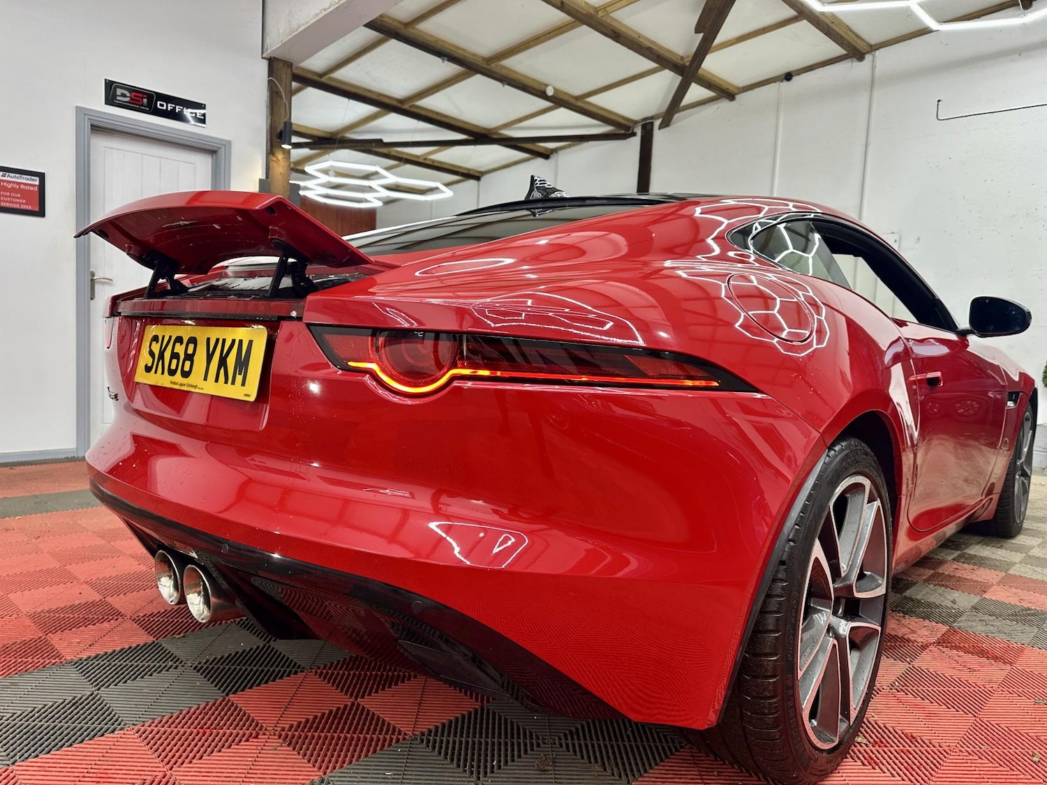 Used Jaguar F-Type 2018 for sale - 76837590: Photo 19