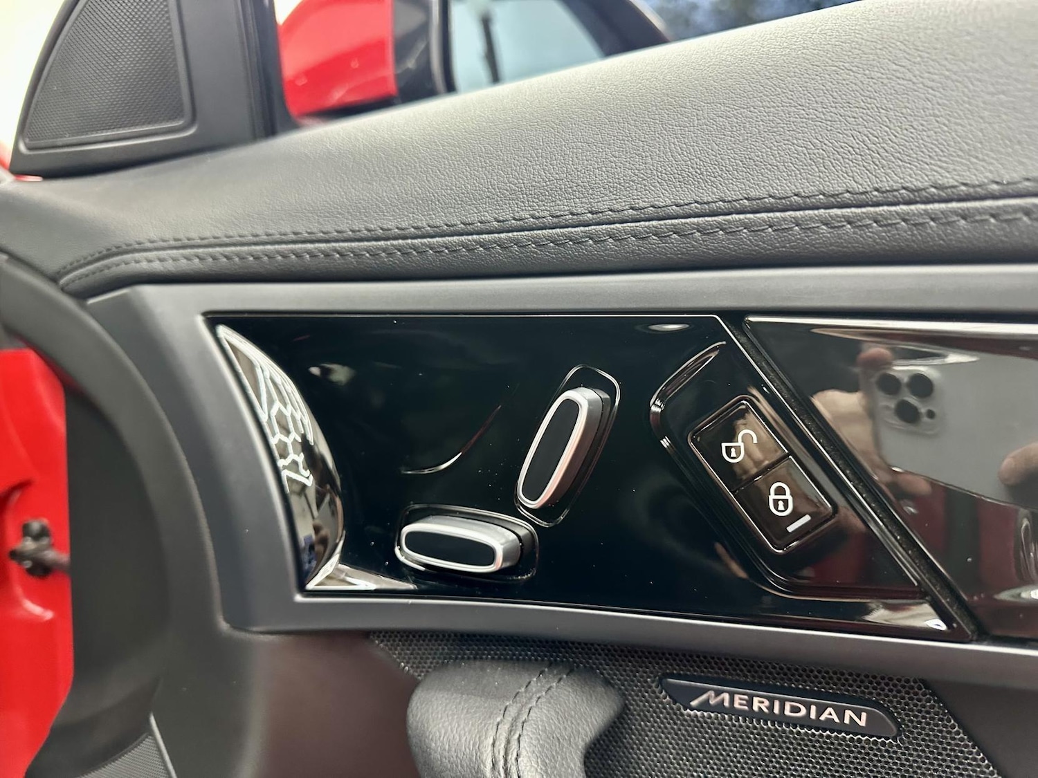 Used Jaguar F-Type 2018 for sale - 76837590: Photo 21