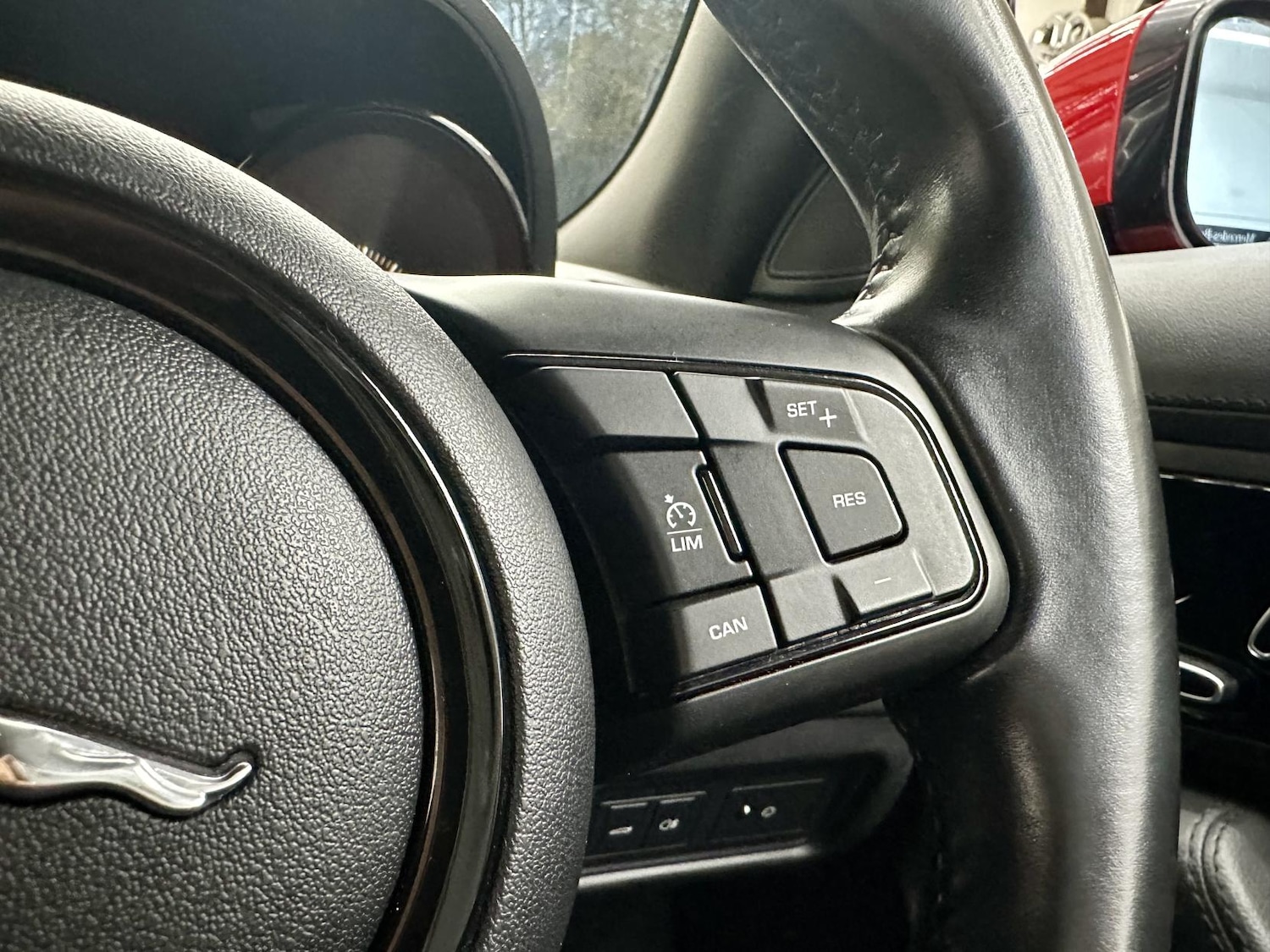 Used Jaguar F-Type 2018 for sale - 76837590: Photo 42