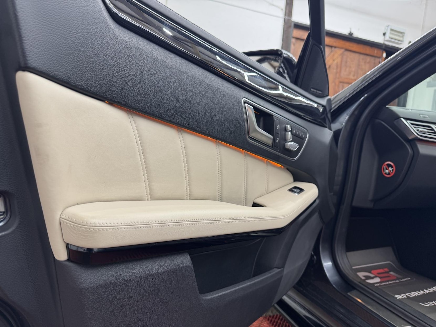 Used Mercedes-Benz E Class 2014 for sale - 77453779: Photo 38