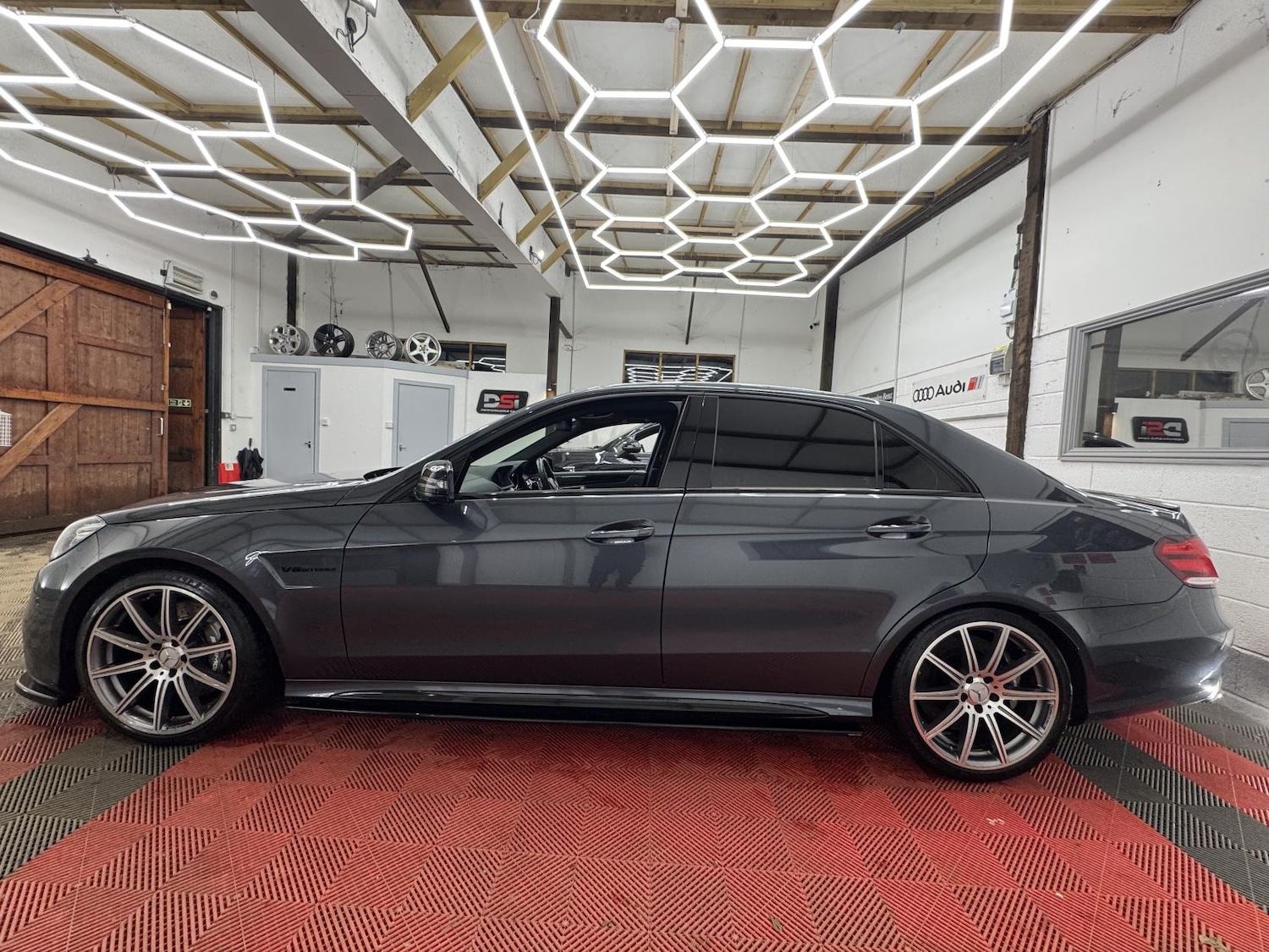 Used Mercedes-Benz E Class 2014 for sale - 77453779: Photo 4