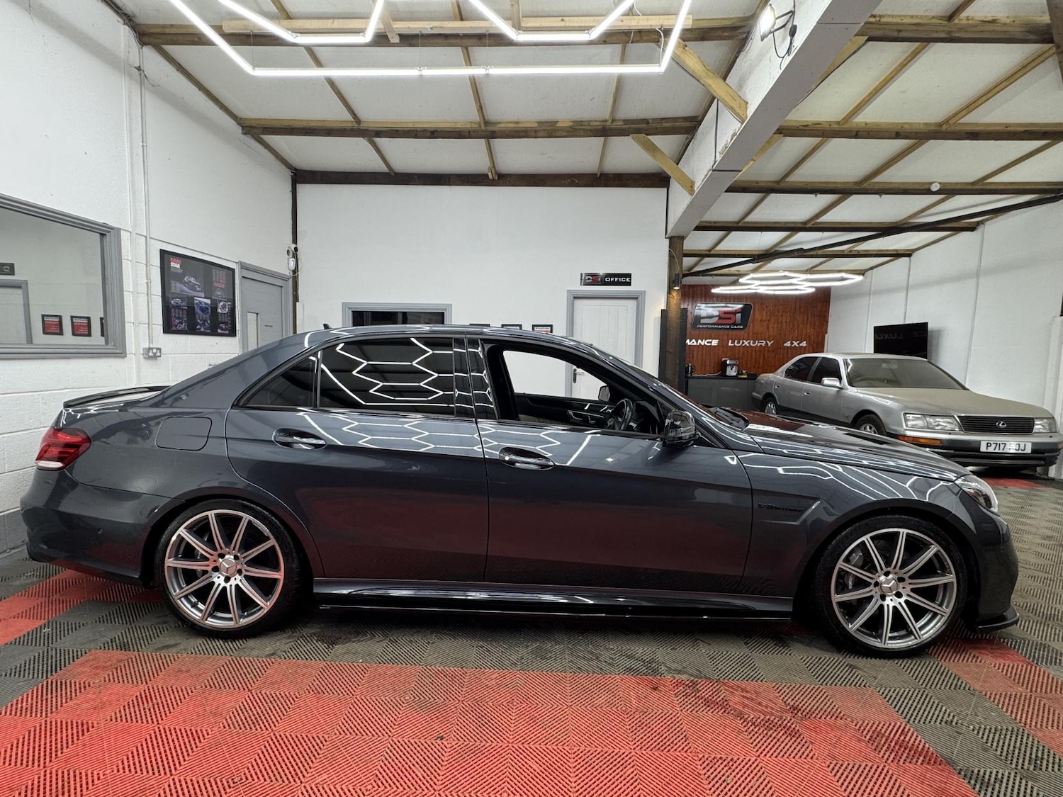 Used Mercedes-Benz E Class 2014 for sale - 77453779: Photo 5