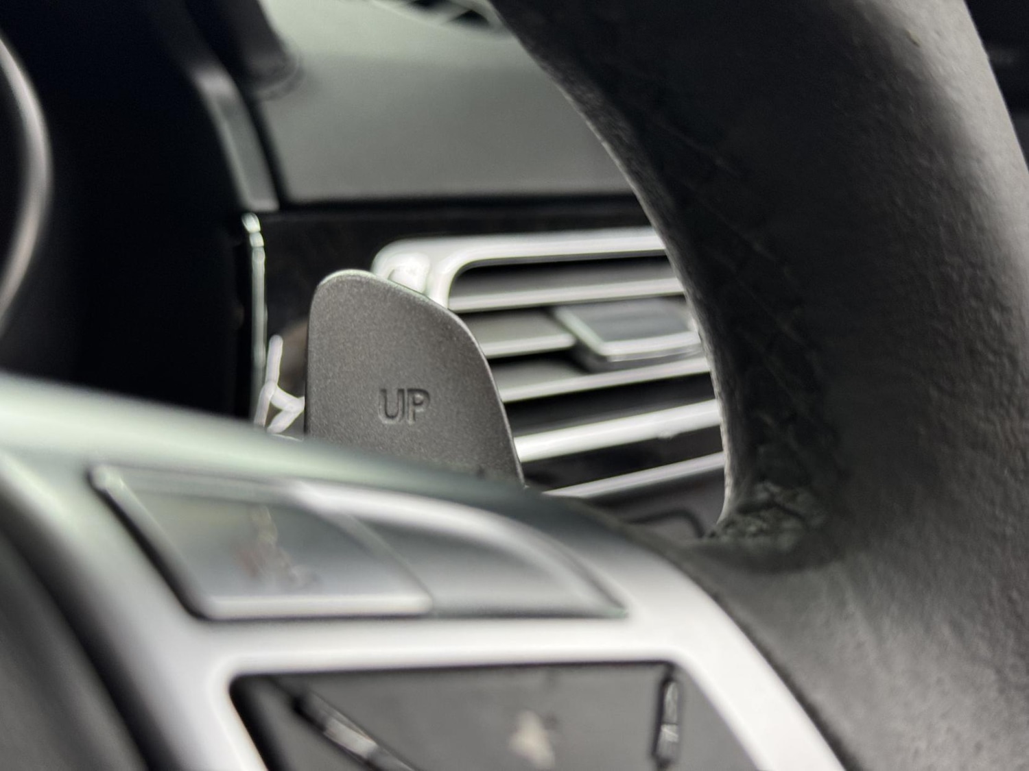 Used Mercedes-Benz E Class 2014 for sale - 77453779: Photo 51