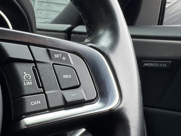 Used Jaguar XE 2015 for sale - 76273138: Photo 28