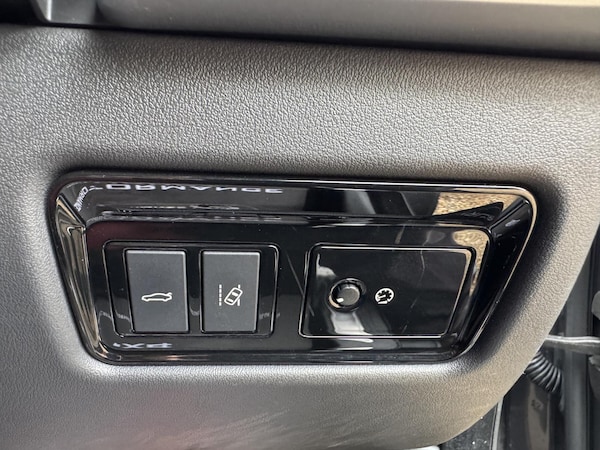 Used Jaguar XE 2015 for sale - 76273138: Photo 38