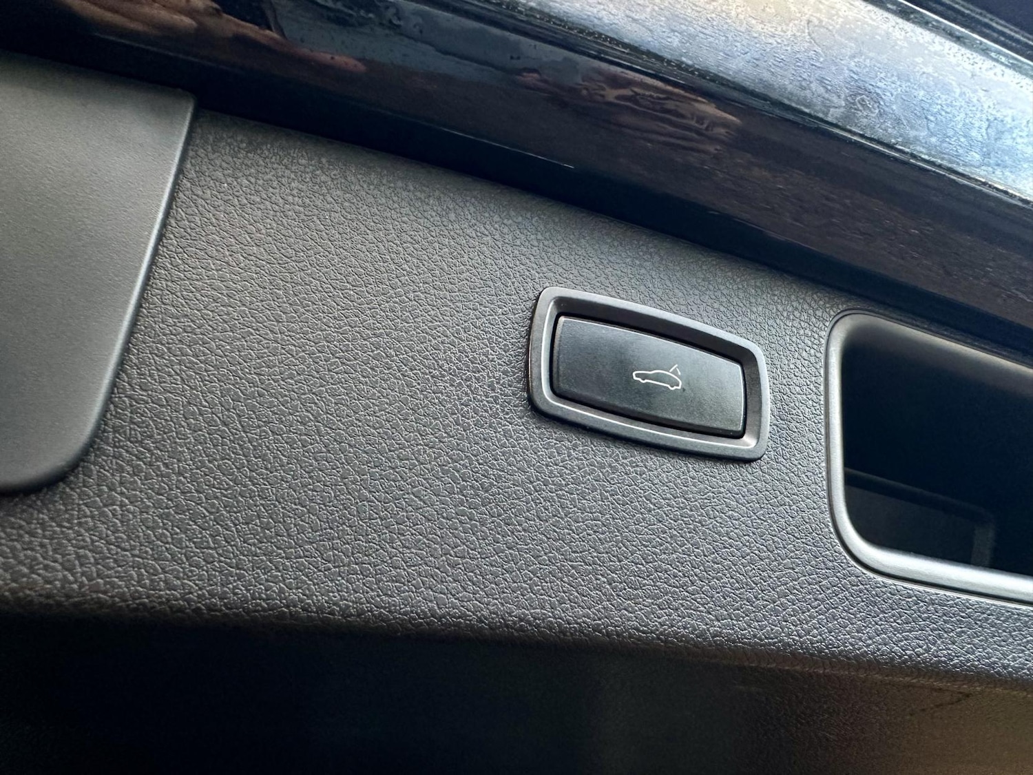 Used Porsche Macan 2017 for sale - 76782140: Photo 11