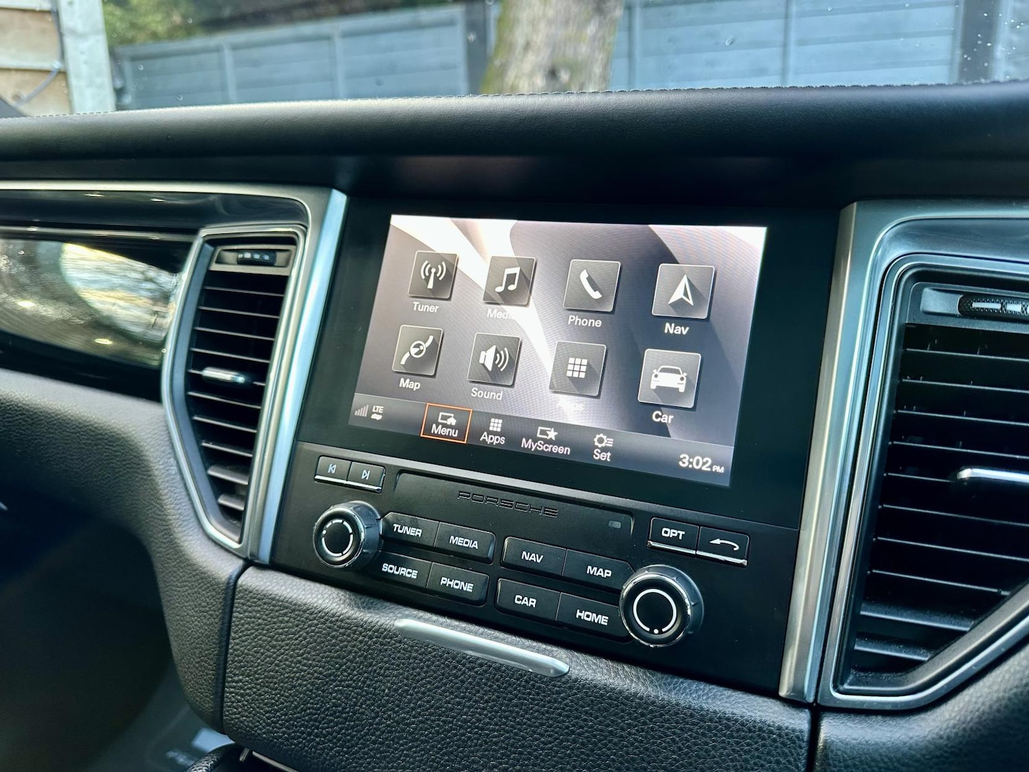 Used Porsche Macan 2017 for sale - 76782140: Photo 32