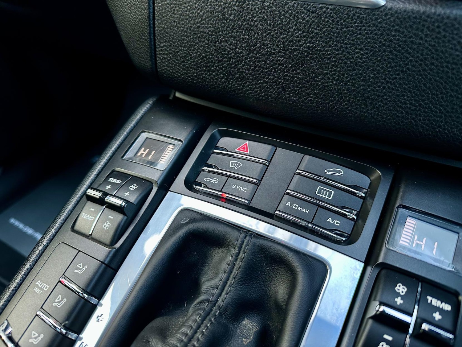 Used Porsche Macan 2017 for sale - 76782140: Photo 36