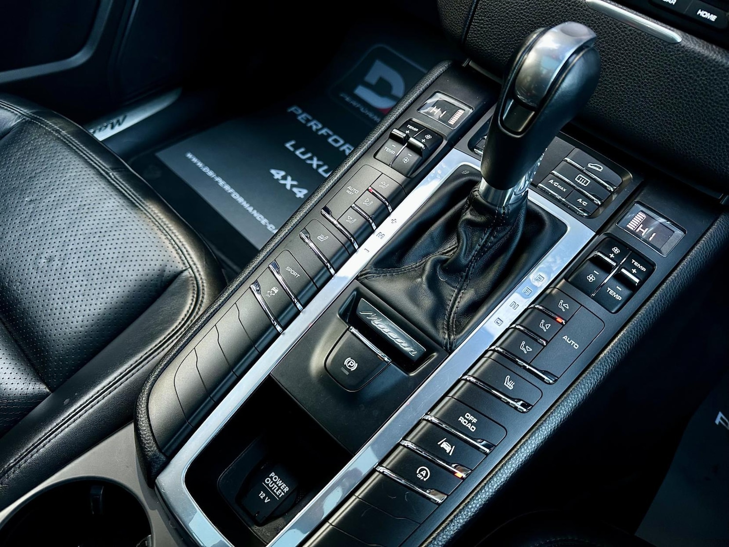 Used Porsche Macan 2017 for sale - 76782140: Photo 37