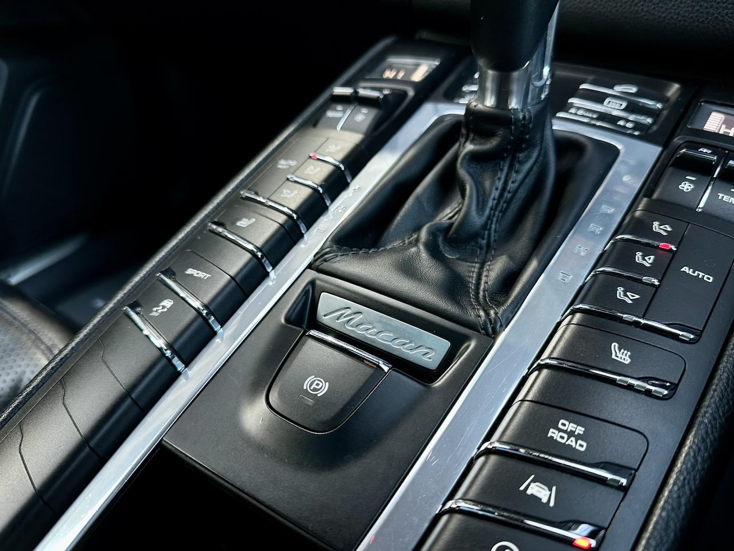 Used Porsche Macan 2017 for sale - 76782140: Photo 43