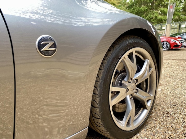 Used Nissan 370 Z 2011 for sale - 76279208: Photo 11