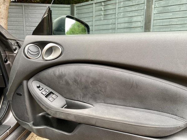 Used Nissan 370 Z 2011 for sale - 76279208: Photo 15