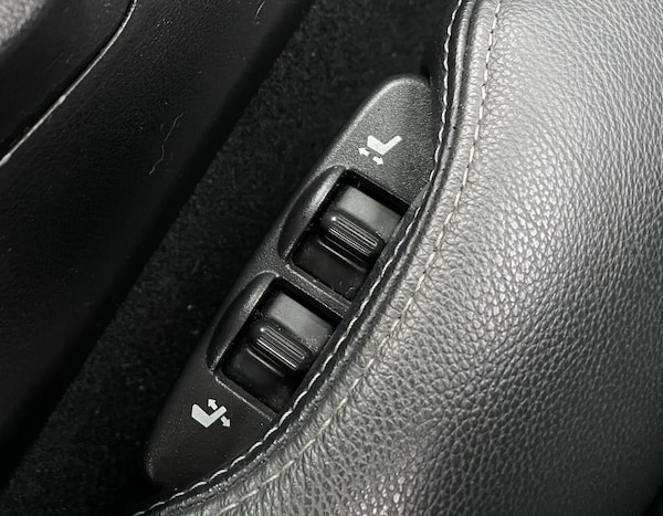 Used Nissan 370 Z 2011 for sale - 76279208: Photo 24
