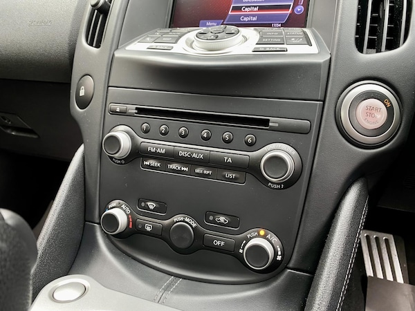 Used Nissan 370 Z 2011 for sale - 76279208: Photo 34