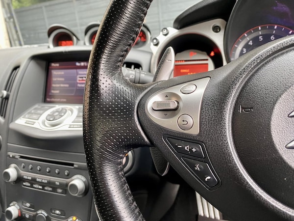 Used Nissan 370 Z 2011 for sale - 76279208: Photo 35