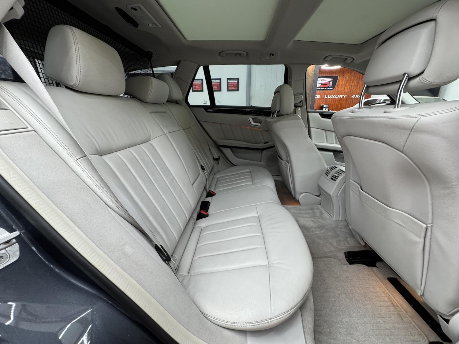 Used Mercedes-Benz E Class 2014 for sale - 77938612: Photo 23