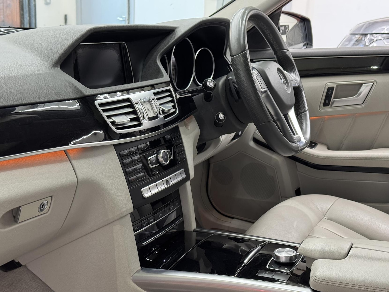 Used Mercedes-Benz E Class 2014 for sale - 77938612: Photo 28