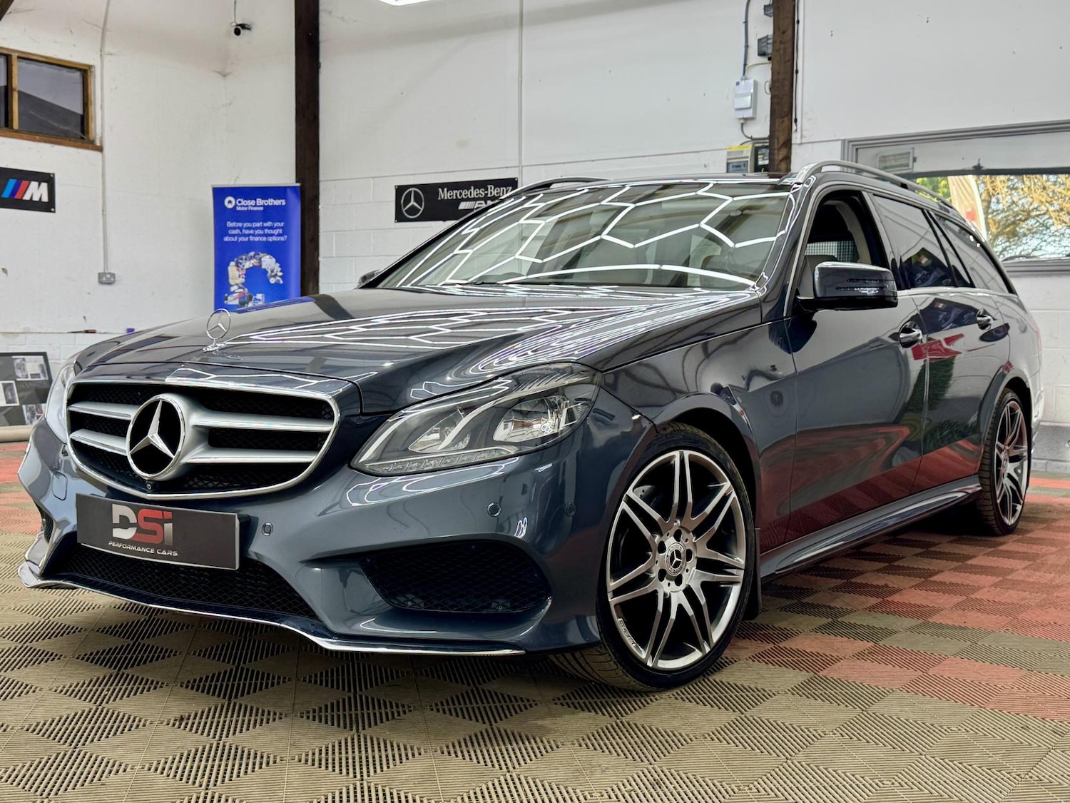 Used Mercedes-Benz E Class 2014 for sale - 77938612: Photo 3