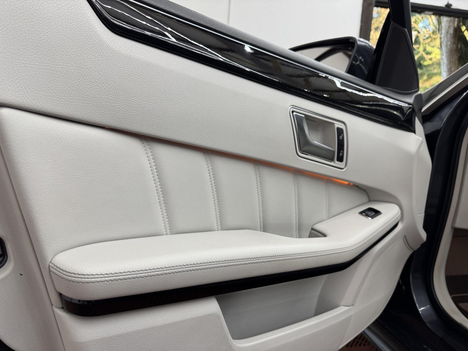 Used Mercedes-Benz E Class 2014 for sale - 77938612: Photo 31