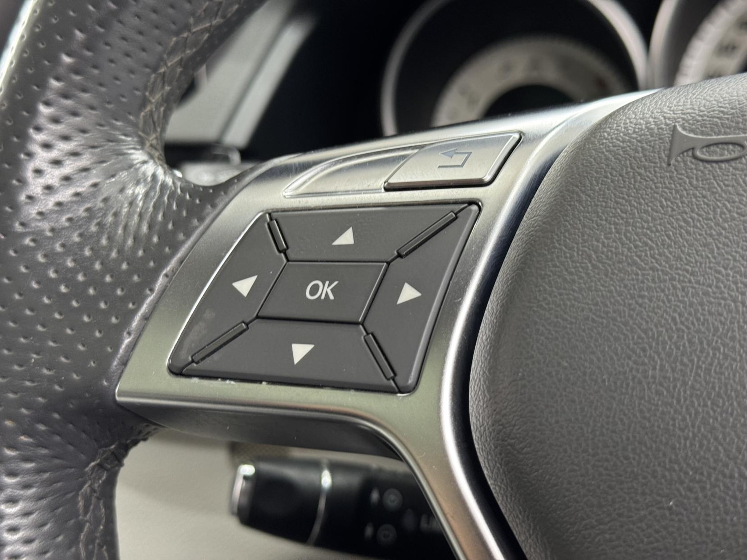 Used Mercedes-Benz E Class 2014 for sale - 77938612: Photo 34