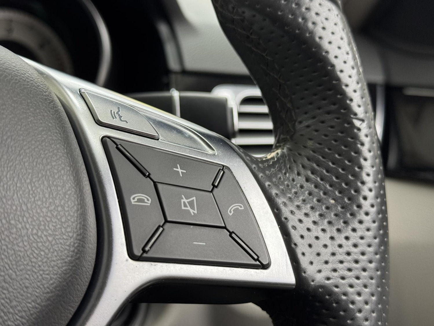 Used Mercedes-Benz E Class 2014 for sale - 77938612: Photo 35