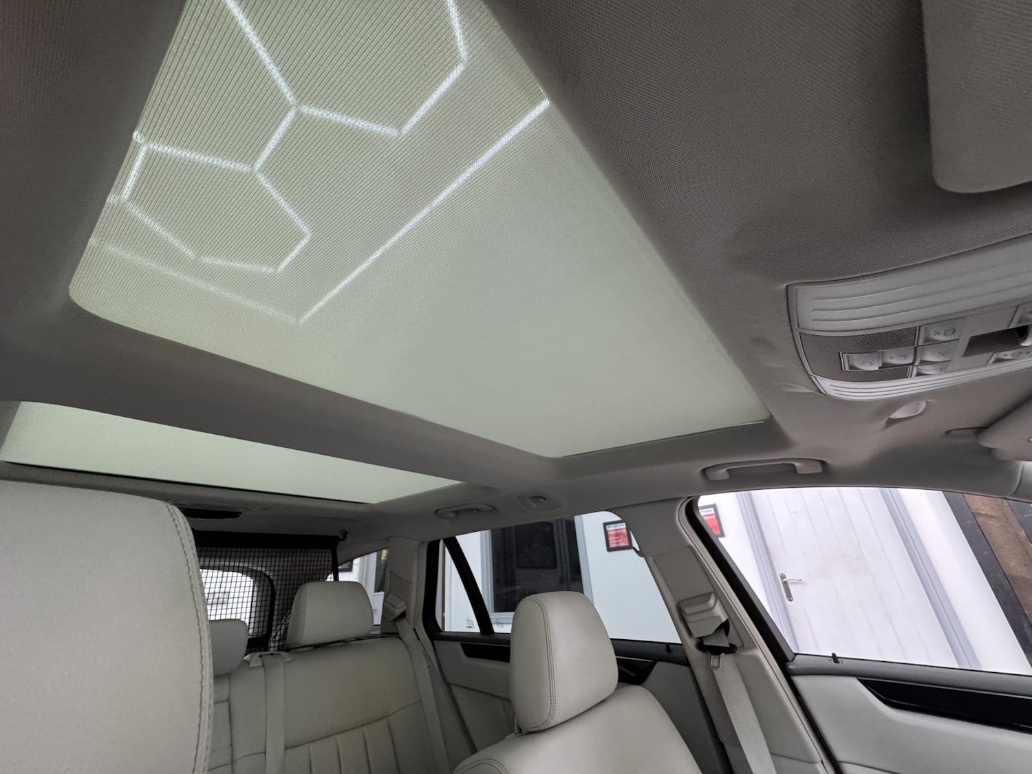 Used Mercedes-Benz E Class 2014 for sale - 77938612: Photo 36