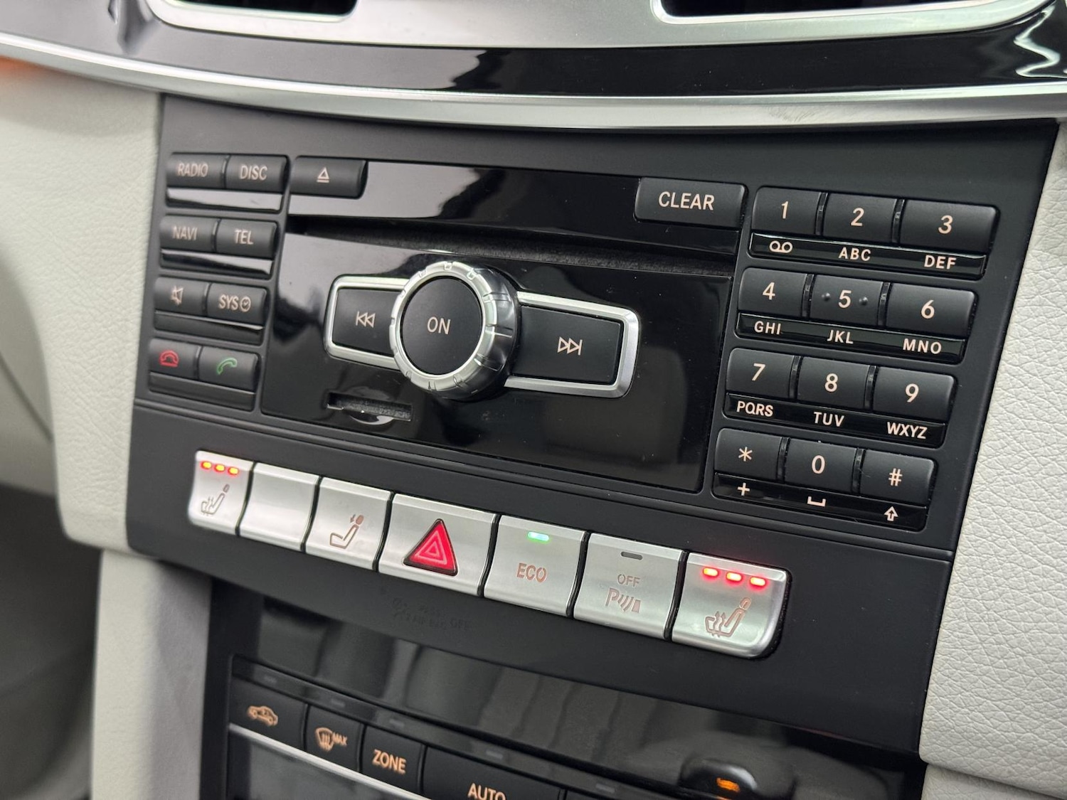 Used Mercedes-Benz E Class 2014 for sale - 77938612: Photo 43