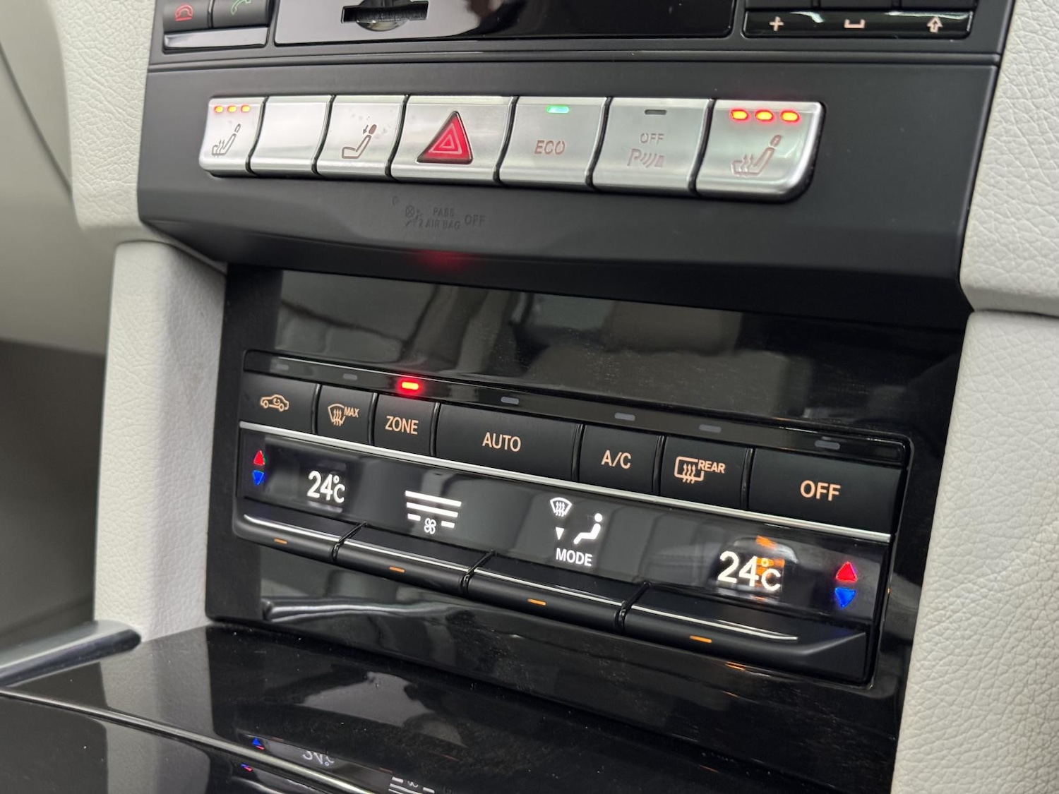 Used Mercedes-Benz E Class 2014 for sale - 77938612: Photo 47