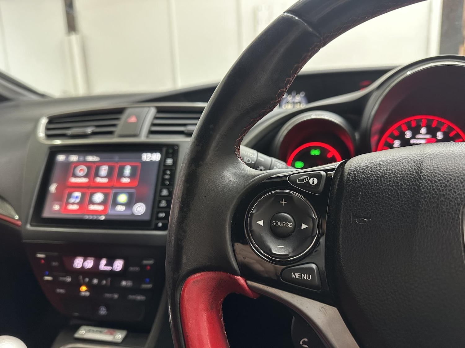 Used Honda Civic 2016 for sale - 78170021: Photo 40