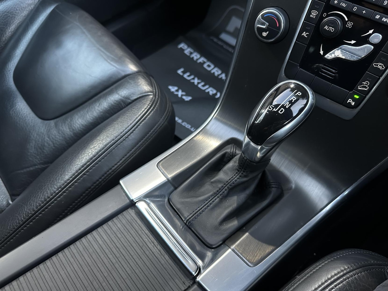 Used Volvo XC60 2013 for sale - 76709824: Photo 36