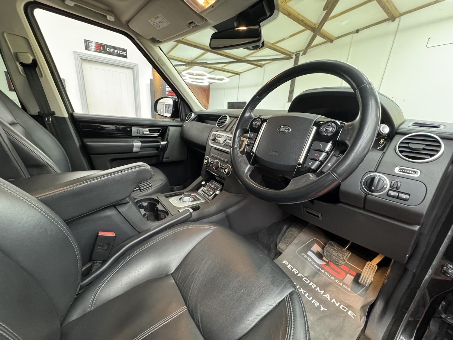 Used Land Rover Discovery 2016 for sale - 78032107: Photo 15