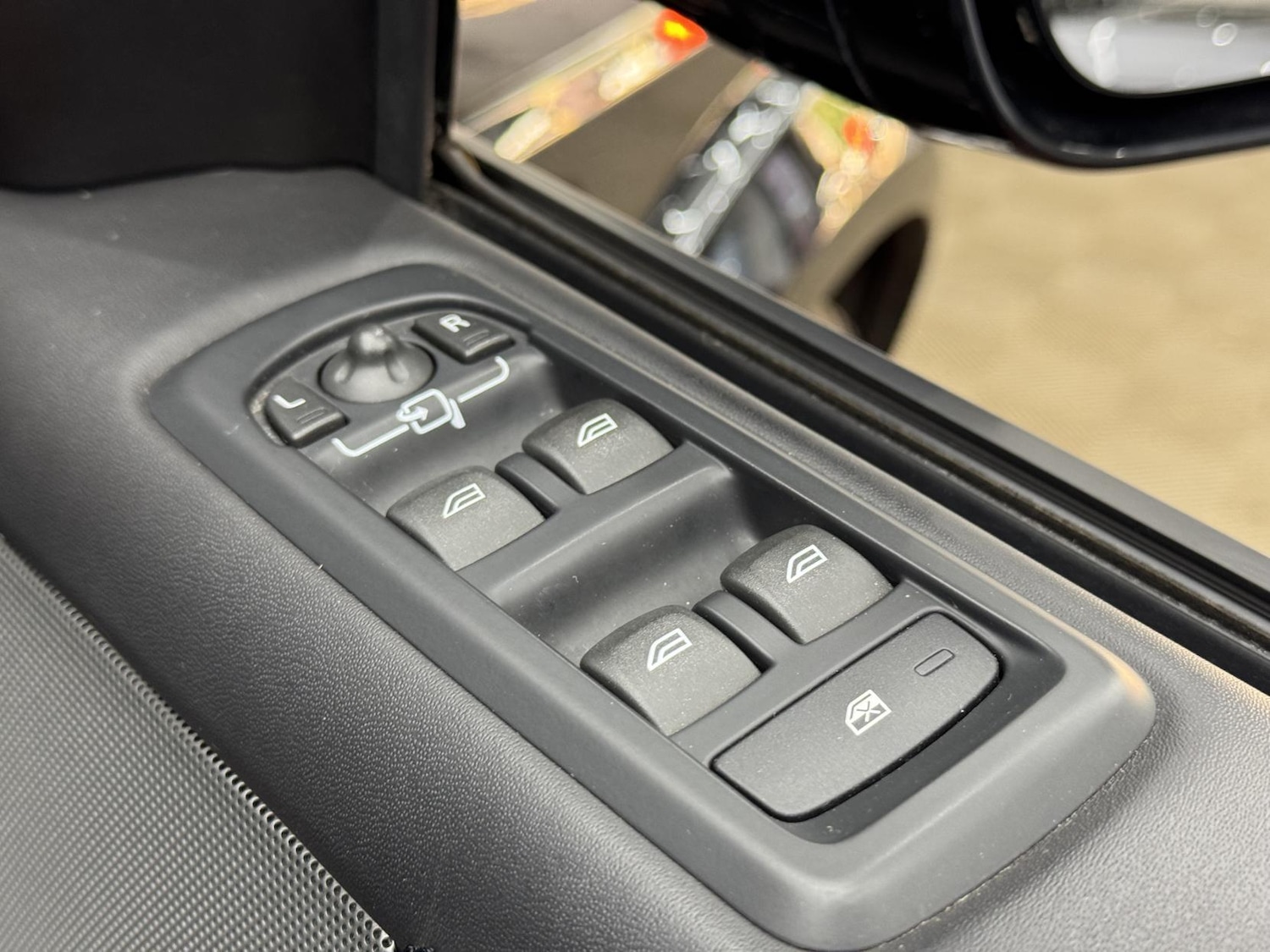 Used Land Rover Discovery 2016 for sale - 78032107: Photo 18