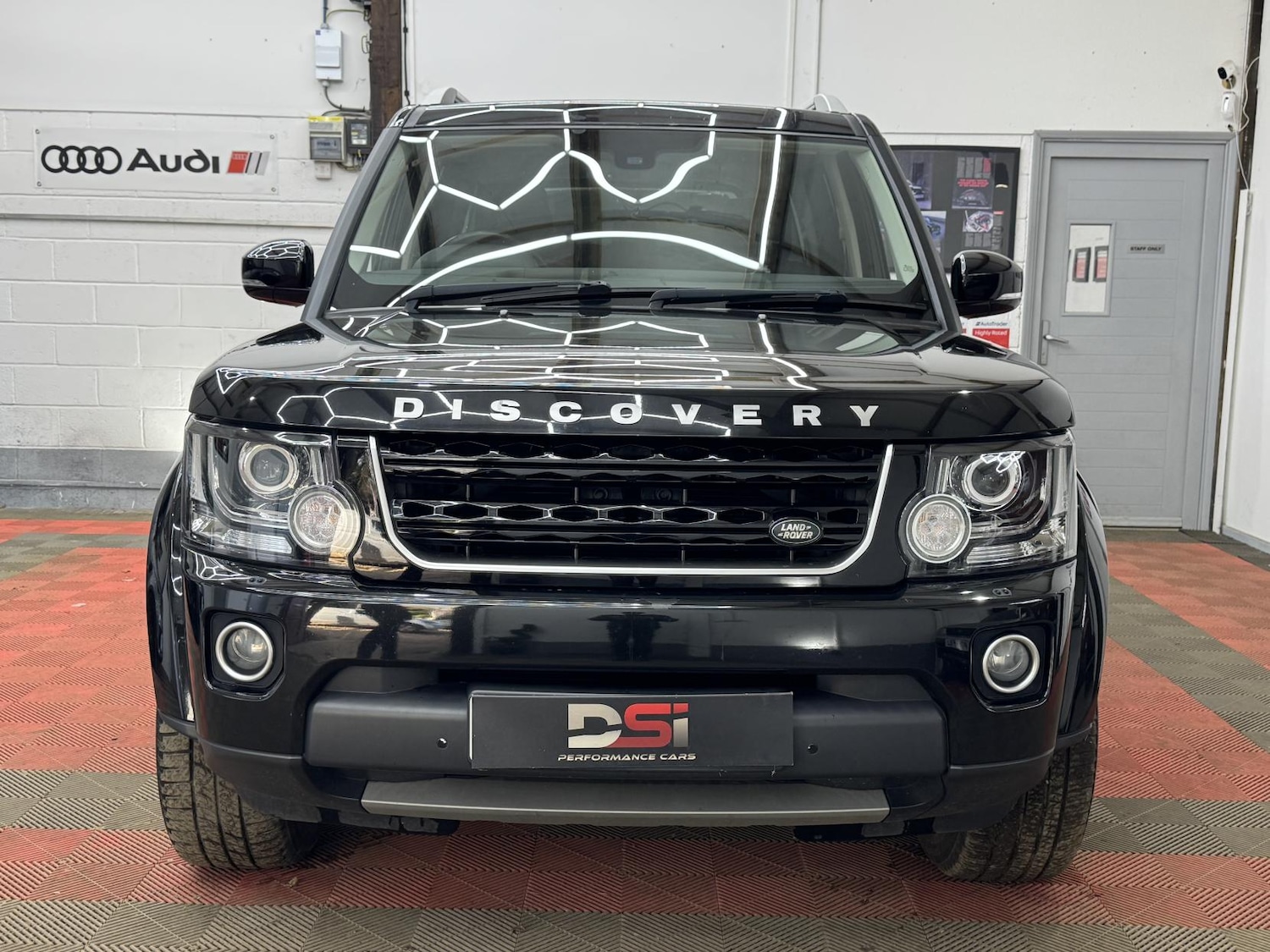 Used Land Rover Discovery 2016 for sale - 78032107: Photo 2