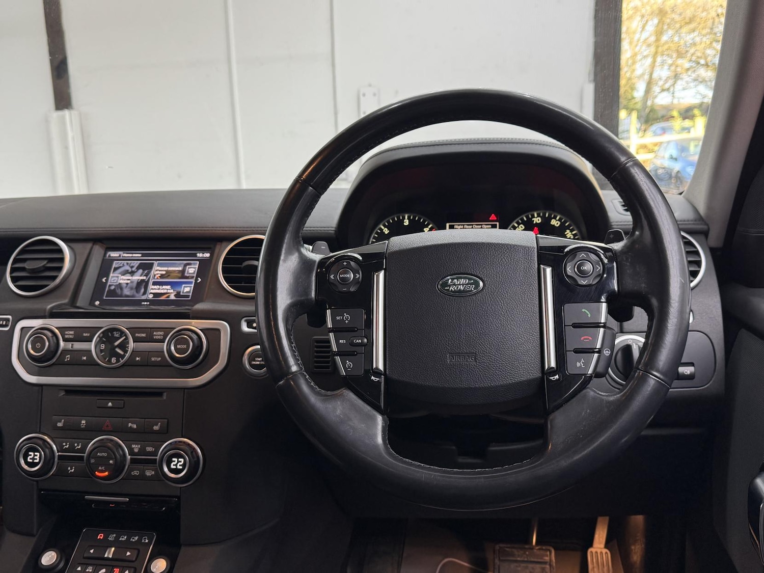 Used Land Rover Discovery 2016 for sale - 78032107: Photo 22