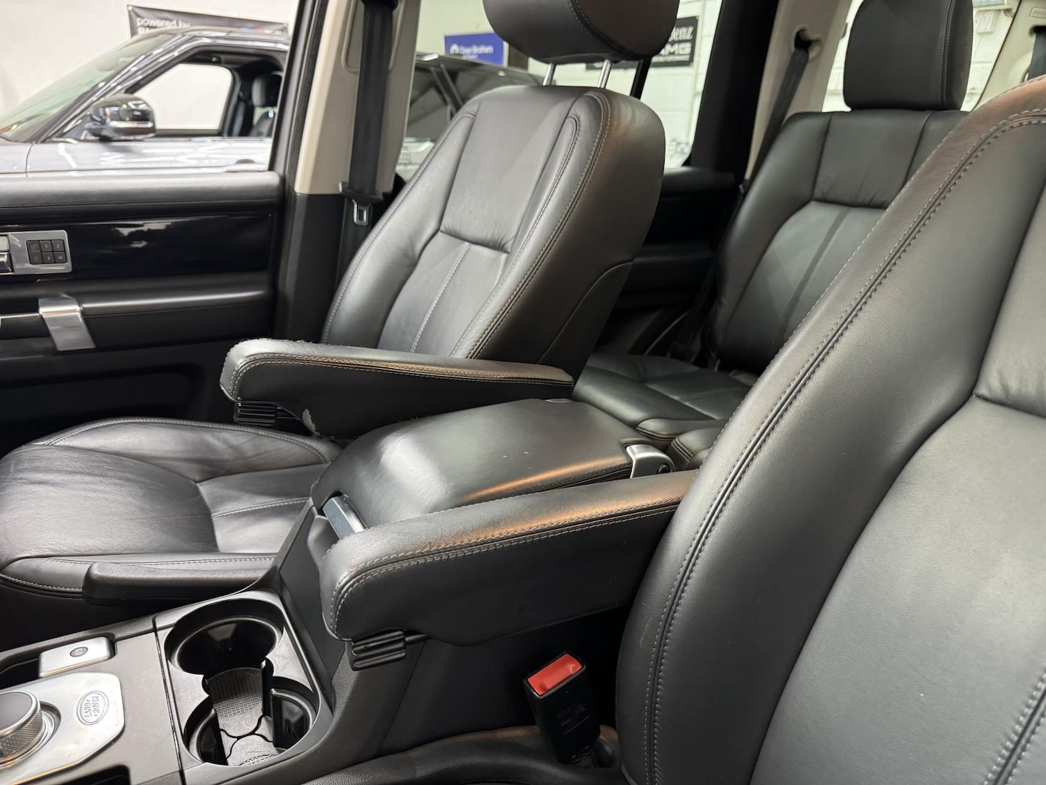 Used Land Rover Discovery 2016 for sale - 78032107: Photo 30