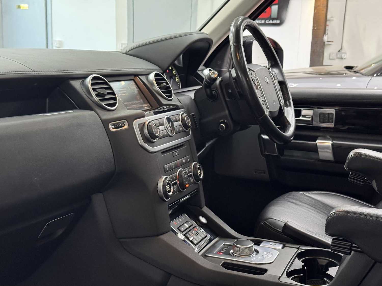 Used Land Rover Discovery 2016 for sale - 78032107: Photo 31