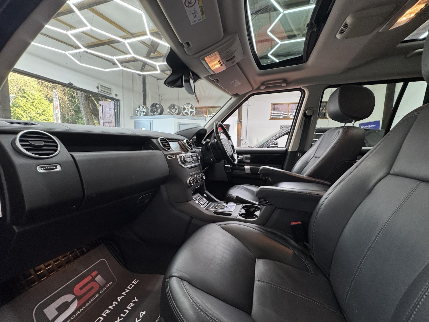 Used Land Rover Discovery 2016 for sale - 78032107: Photo 32